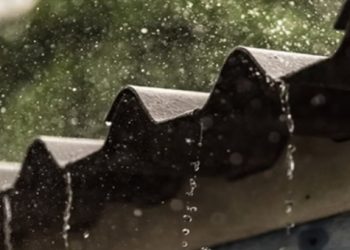 Air Hujan dari Atap Tetangga Mengganggu? Inilah Langkah Hukum yang Bisa Dilakukan