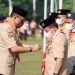 Gubernur Al Haris Terima Penghargaan Lencana Karya Bhakti dari Komjen Pol (Purn) Budi Waseso