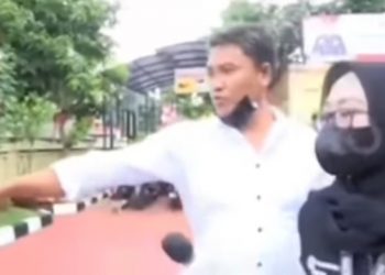 Viral,Polisi Polsek Kembangan Suruh Wartawan Ngomong Sama Pohon