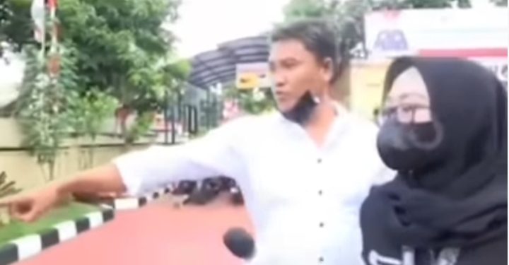 Viral,Polisi Polsek Kembangan Suruh Wartawan Ngomong Sama Pohon