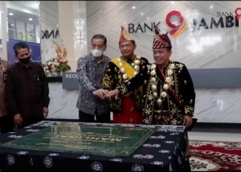 Mendagri Lakukan Penandatanganan Prasasti Peresmian Gedung Mahligai 9 Bank Jambi 