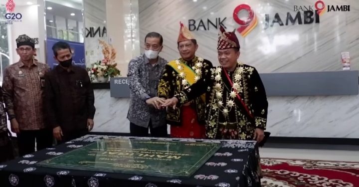 Mendagri Lakukan Penandatanganan Prasasti Peresmian Gedung Mahligai 9 Bank Jambi 