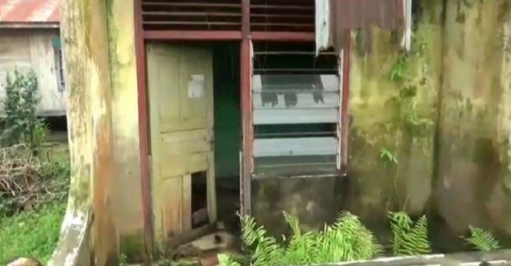 Bertahun-tahun Tak Dihuni, Rumah Dinas Guru di Muarojambi Seperti Rumah Hantu