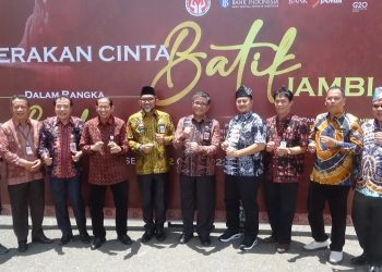 Sekda Sudirman Ajak ASN dan Masyarakat Cintai Batik Jambi