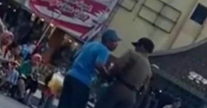 Walikota Bukittinggi Copot Petugas Satpol PP yang Rampas Dagangan Pedagang Keliling
