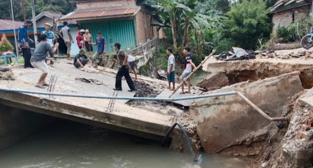 Yuli Setia Bakti Minta Jembatan Rusak di Mekar Sari Segera Diperbaiki