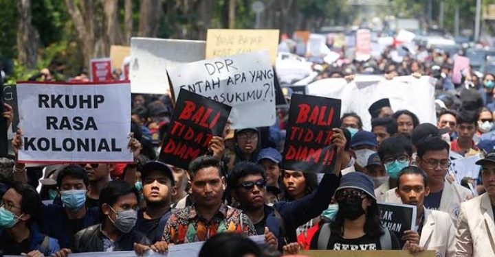 Draf RKUHP Terbaru, Pemerintah Pertahankan Pasal Penghinaan Polri dengan Ancaman 18 Bulan Penjara 