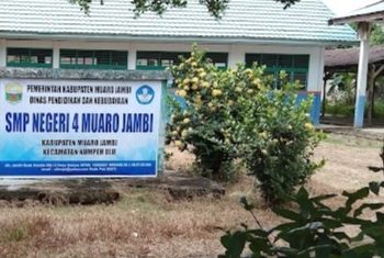 Miris, Gedung SMPN 4 Muaro Jambi jadi Sarang Kelelawar 