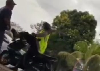 Viral, Anggota Polres Batanghari Tendang Sopir Batubara