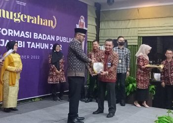 Inspektorat Provinsi Jambi Terima Penganugerahan Keterbukaan Informasi Badan Publik Tahun 2022