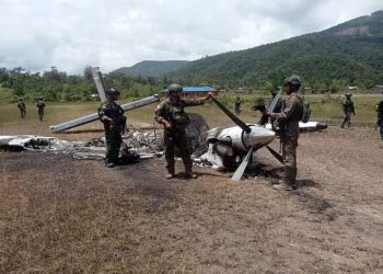 OPS Damai Cartenz Olah TKP Pembakaran Pesawat Susi Air yang Dibakar KKB di Paro