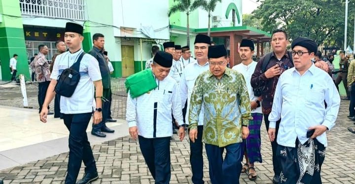 Al Haris Dampingi Jusuf Kalla Jalan Kaki Sejauh 5 Km Hadiri Acara Puncak Satu Abad NU