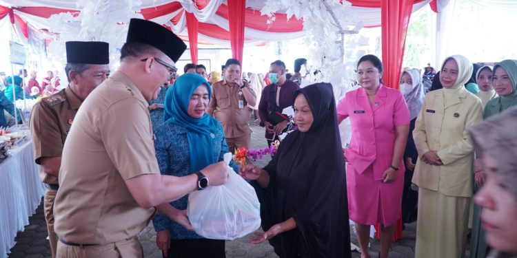 Wagub Abdullah Sani Membuka Pasar Murah Ramadhan 1444 H TP-PKK Jambi 