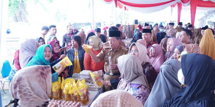 Bantu Meringankan Beban Masyarakat, TP PKK Gelar Pasar Murah