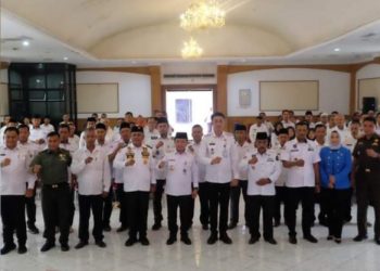 Gubernur Al Haris Hadiri Pelantikan Forum Kades dan DPC APDESI Muaro Jambi 