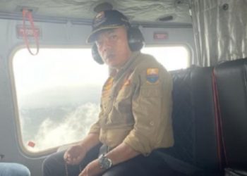 Gubernur Al Haris Pantau Evakuasi Kapolda Jambi dari Dalam Helikopter 