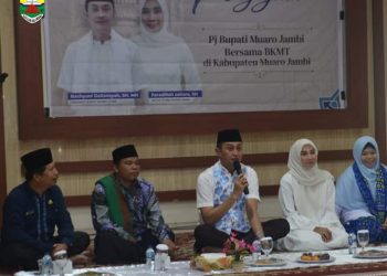 PJ Bupati Muaro Jambi Dan Ketua TP PKK Hadiri Pengajian Rutin BKMT