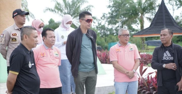 Lepas Tim Sepak Bola Turnamen Gubernur Cup, ini Pesan PJ Bupati 