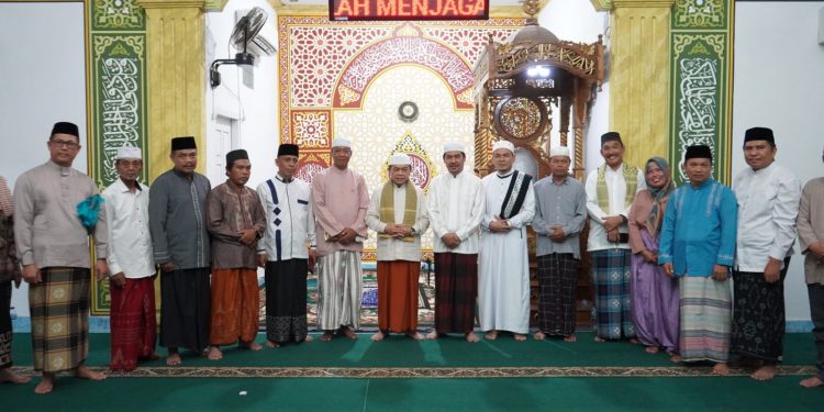 Gubernur Al Haris Safari Ramadhan di Masjid Nurul Yaqin Kota Jambi 