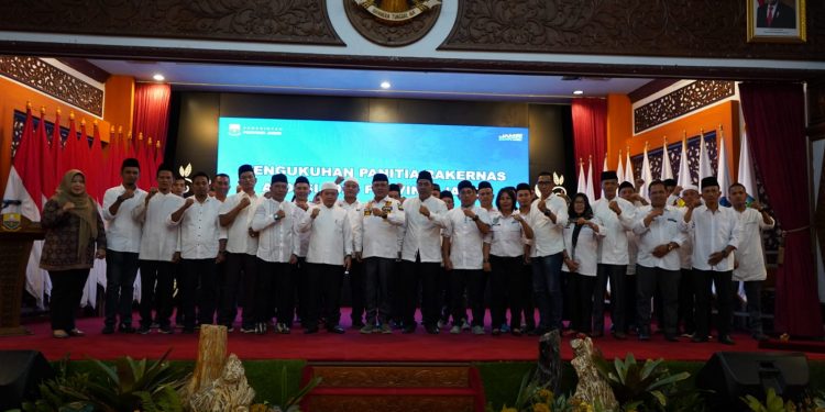 Kukuhkan Pengurus APDESI, Al Haris Sebut Tahun 2023 Jambi Miliki Tiga Agenda Penting
