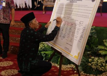 Disaksikan KPK, Wagub Jambi Tanda Tangani Fakta Integritas Berantas Korupsi 