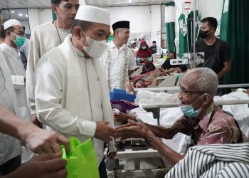 Malam Takbiran, Gubernur Jambi Kunjungi Pasien di RSUD Raden Mattaher