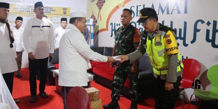 Gubernur Al Haris Tinjau Posko Lebaran di Kota Jambi dan Muarojambi 