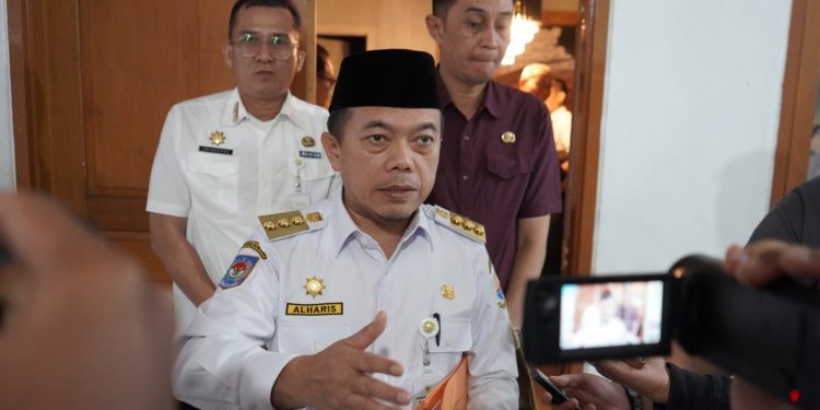 Ikuti Rakor Karhutla Bersama Luhut Panjaitan, Al Haris Nyatakan Tiga Daerah Siaga Karhutla 
