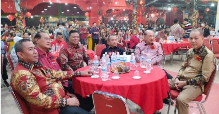 Gubernur Al Haris Hadiri Cap Go Meh di Klenteng Hok Kheng Tong