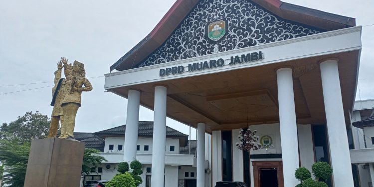 Humas DPRD Muaro Jambi: Insiden Pengeroyokan Terhadap Wartawan Tidak Benar