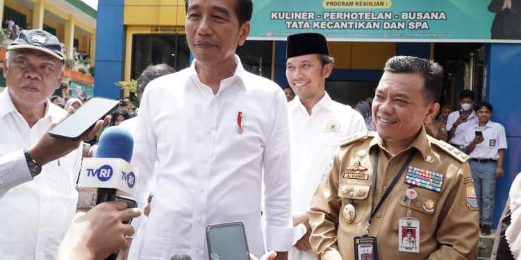 Presiden Jokowi Puji Pembelajaran dan Fasilitas Pendidikan di SMKN 4 Kota Jambi