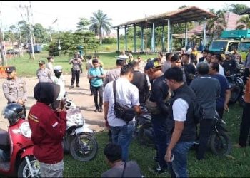 Puluhan Sopir Truk Batubara Sweeping Truk Berplat Nomor Luar Jambi
