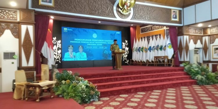 Sekda Sudirman Hadiri Pengukuhan Pengda Federasi Pencak Silat Tradisional Indonesia Provinsi Jambi
