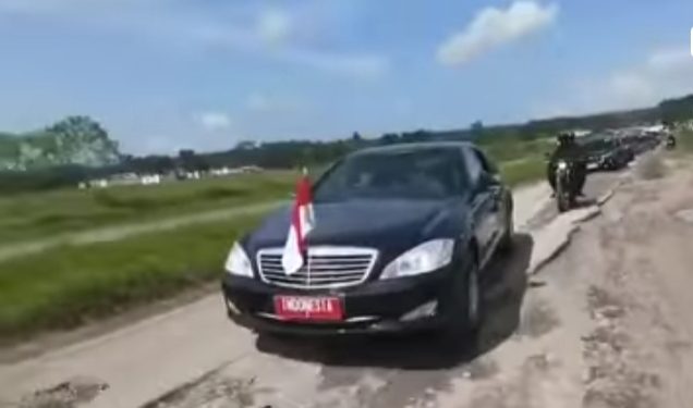 Jokowi Lewati Jalan Rusak di Lampung yang Viral