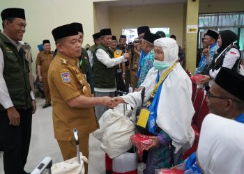 Gubernur Al Haris Lepas 373 Jemaah Haji Kloter Kedua Embarkasi Antara Provinsi Jambi