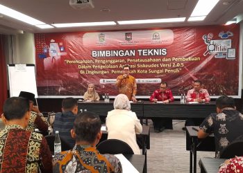 Tingkatkan Pengelolaan Keuangan Desa, Ahmadi Zubir Buka Bimtek Berbasis Aplikasi Siskeudes