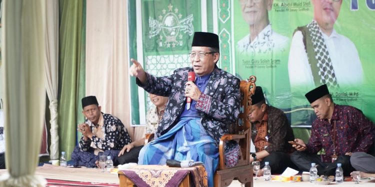 Haflah Akhirussanah PP Darusy Syafi’iyah ke-53, Wagub Sani : Anak Sholeh Tabungan Orang Tua di Akhirat 