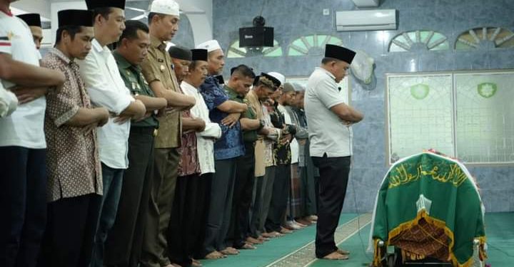 Pj Bupati Muaro Jambi Takziah Wafatnya Ibunda Sekda Budhi Hartono 