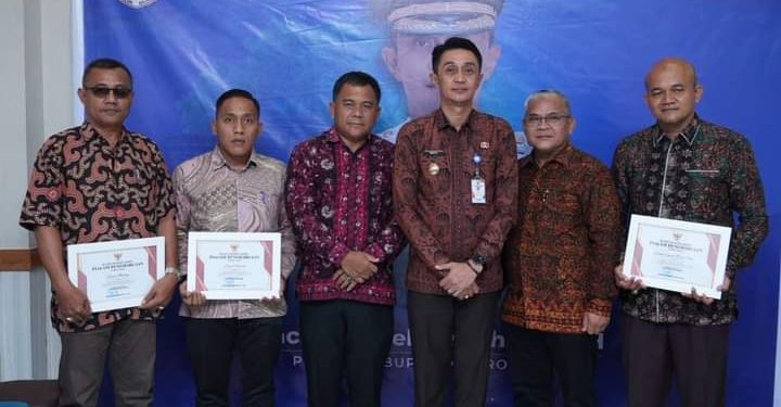 Pj Bupati Muaro Jambi Terima Penghargaan KLA oleh Menteri PPPA RI Secara Virtual 