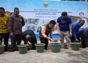 Gubernur Al Haris : Selain Pembangunan Gedung, SDM dan Kualitas Para Medis Juga Ditingkatkan