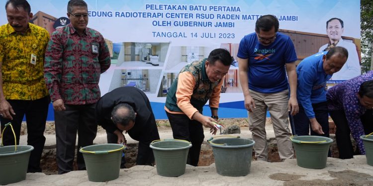 Gubernur Al Haris : Selain Pembangunan Gedung, SDM dan Kualitas Para Medis Juga Ditingkatkan