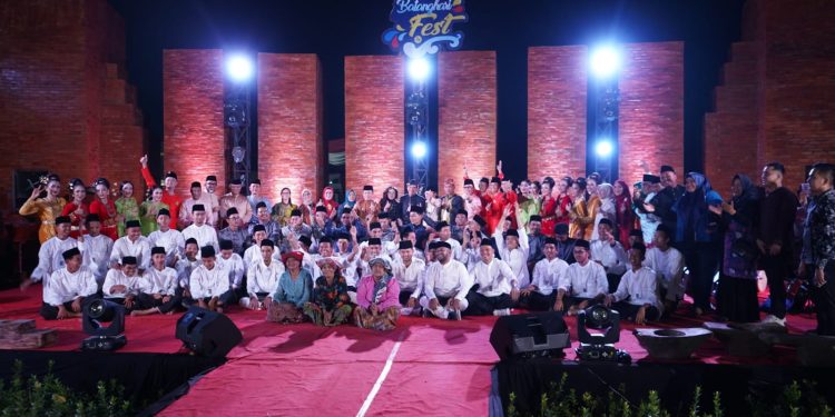 Buka Festival Batanghari, Gubernur Al Haris: Upaya Kampanye Gerakan Sungai Batanghari Bersih 