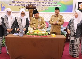 Gubernur Al Haris Kukuhkan 80 Bidan Delima Provinsi Jambi 