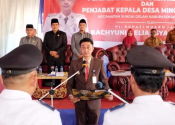 Bachyuni Deliansyah Melantik Pj Kades Mekar Jaya dan PJ Kades Mingkung Jaya