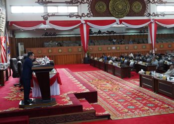 Gubernur Al Haris Sampaikan Jawaban Pemerintah Terhadap Pemandangan Umum Fraksi-fraksi DPRD Provinsi Jambi