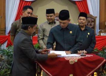 DPRD Muaro Jambi Gelar Paripurna Penandatanganan Nota Kesepakatan KUA PPAS 2024 dan KUA PPAS 2023