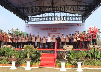 Gubernur Al Haris: Roadshow Bus KPK Sarana Pendidikan Anak Jambi