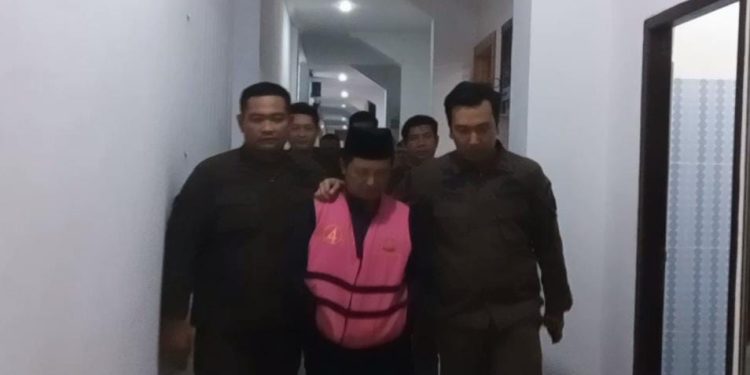 Korupsi Dana Zakat 1,2 M, Mantan Ketua Baznas Tanjabtim di Tahan Jaksa