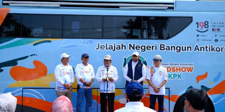 Wagub Sani Harap Roadshow Bus KPK Jadi Sarana Edukasi Bagi Publik Dalam Upaya KPK Berantas Korupsi