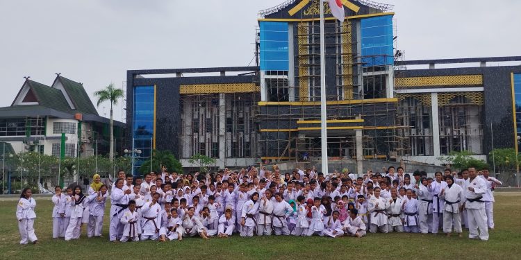 Persiapan Kejurda, Ratusan Karateka INKADO Jambi Ikuti Latihan Gabungan